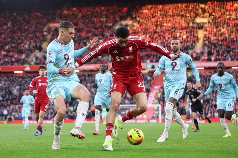 Liverpool tropieza en Anfield: Empate con sabor a poco ante el Burnley Liverpool tropieza en Anfield: Empate con sabor a poco ante el Burnley