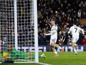 Raúl Jiménez guía al Fulham a una victoria en el derby sobre Chelsea