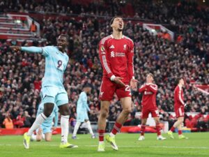 Liverpool tropieza en Anfield: Empate con sabor a poco ante el Burnley