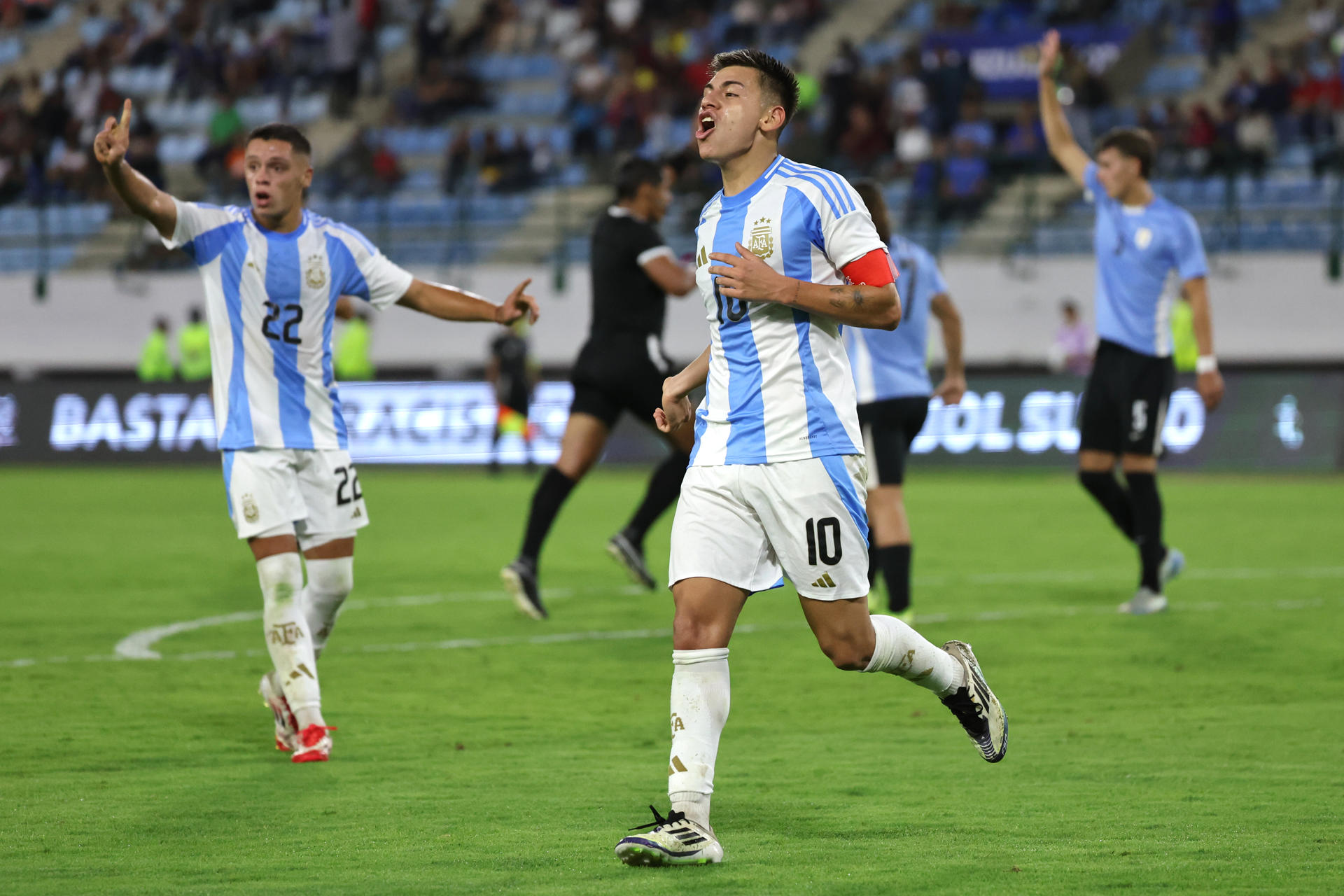 Fútbol de Estufa: Ultimo día del mercado de invierno Claudio Echeverri de Argentina en foto de archivo de Miguel Gutierrez. EFE
