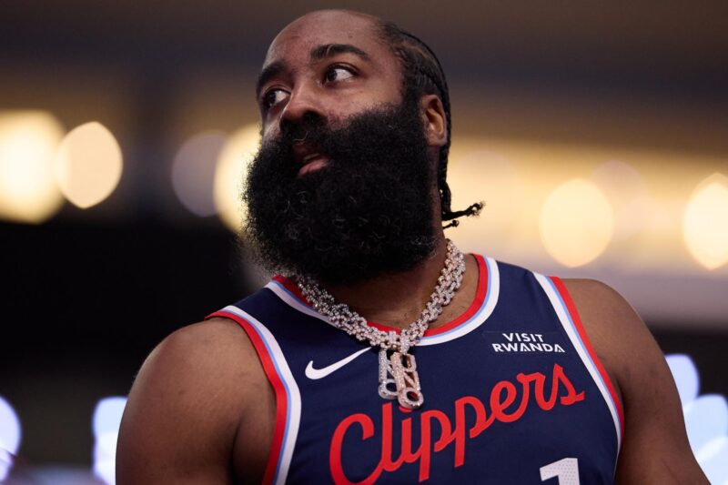 Los trades de la NBA y su importancia en el rendimiento de un equipo James Harden, estrella de Los Angeles Clippers. EFE/EPA/ALLISON DINNER SHUTTERSTOCK OUT