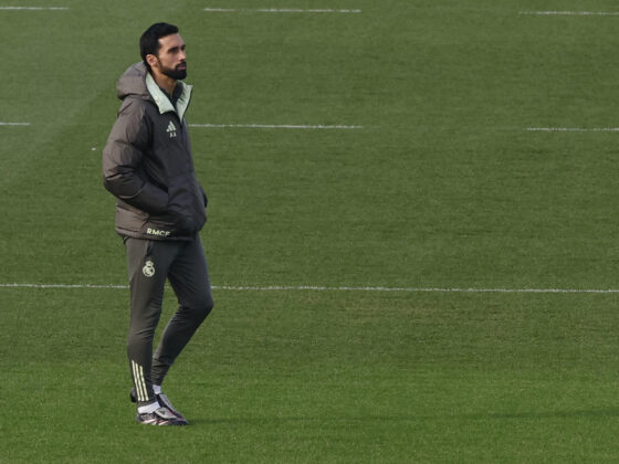 Álvaro Arbeloa, el martes, durante su primer entrenamiento al frente de la primera plantilla del Real Madrid. EFE/ J.J. Guillén