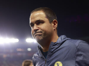 Fotografía de archivo donde aparece Andre Jardine, entrenador de América. EFE/ David Martínez Pelcastre