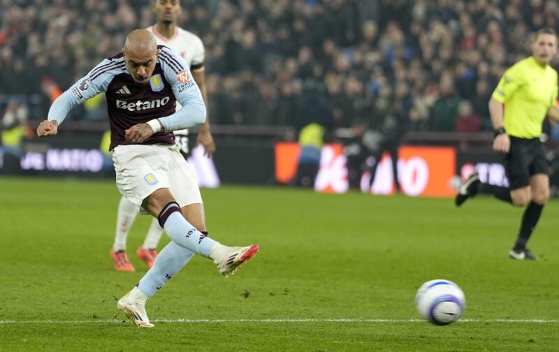 Donyell Malen, nuevo jugador del Roma, en una imagen con el Aston Villa. EFE/EPA/TIM KEETON
