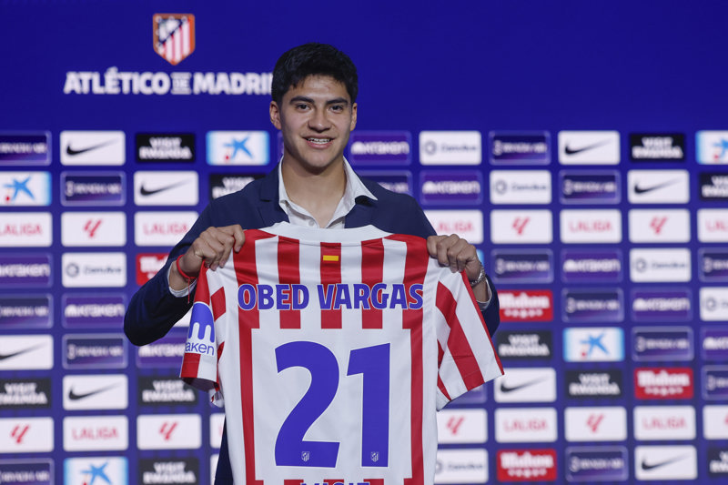 MADRID, 04/02/2026.- El centrocampista mexicano Obed Vargas durante su presentación como nuevo jugador del Atlético de Madri, este miércoles en el Estadio Metropolitano de Madrid. EFE/ Sergio Perez