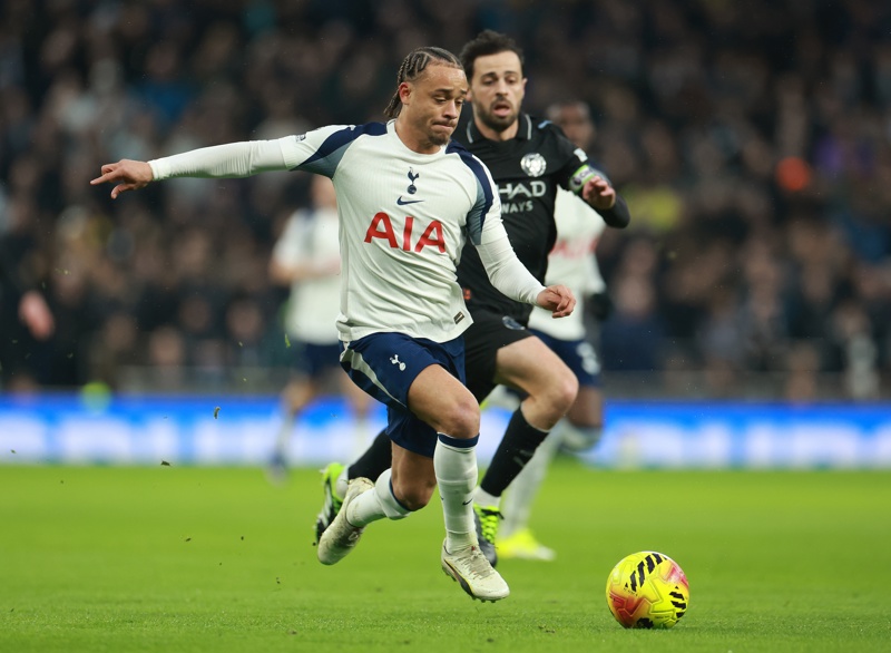 VIDEO El golazo de Solanke que da el empate ante el Manchester City VIDEO El golazo de Solanke que da el empate ante el Manchester City