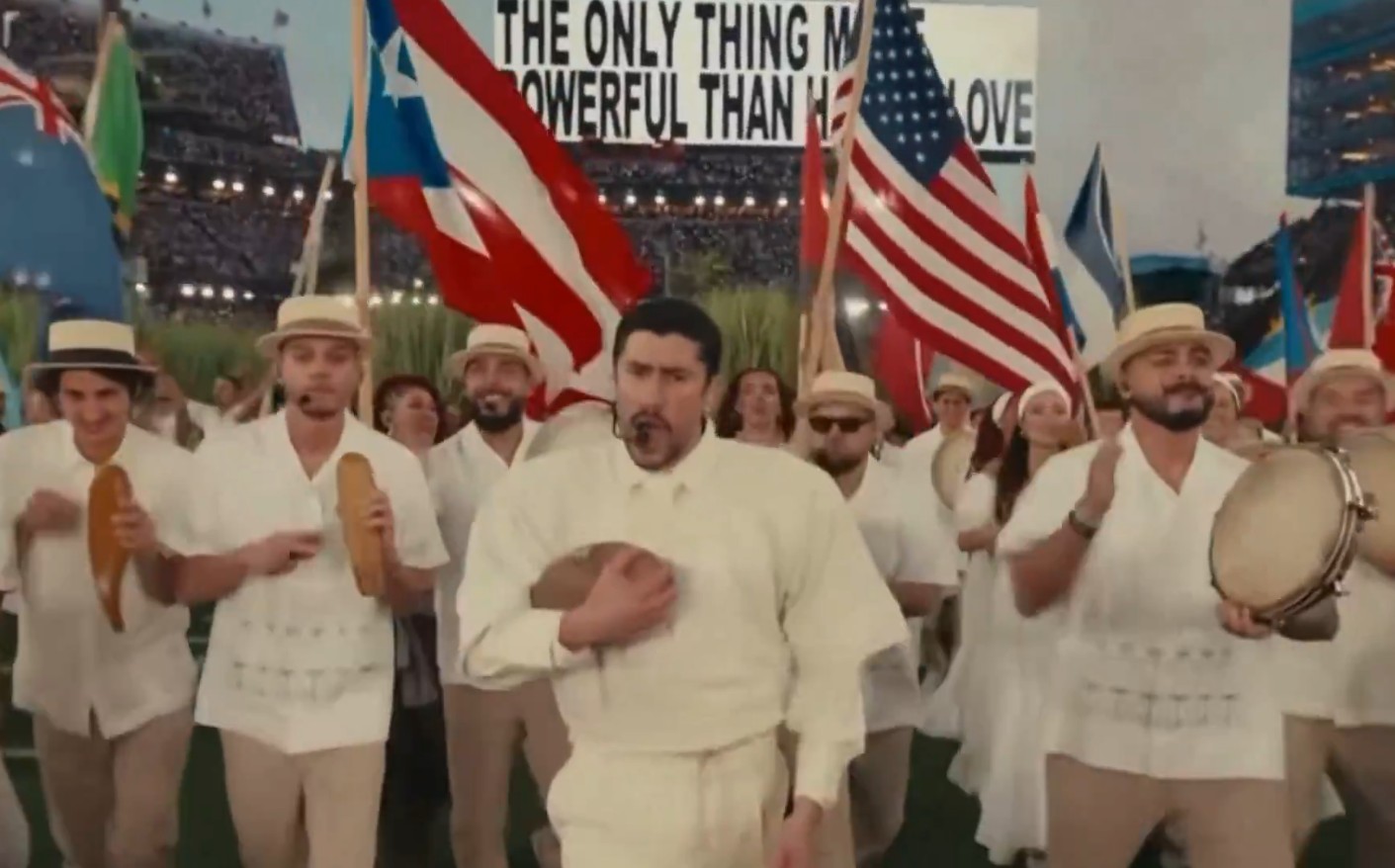 Los 5 'mensajes ocultos' que dejó el show de Bad Bunny en el Superbowl