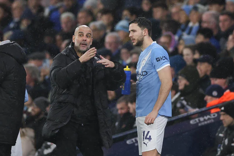 Pep Guardiola y Nico González