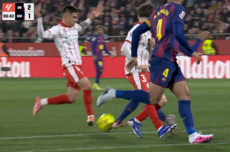 ¿Robo al Barcelona? La polémica en el gol del triunfo del Girona