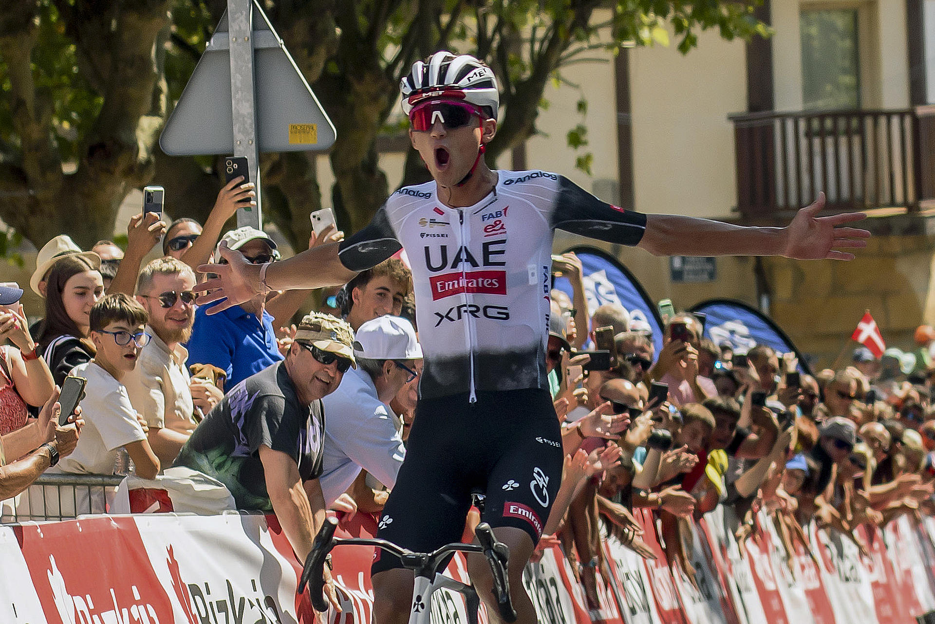 El mexicano Isaac del Toro, de l equipo UAE Emirates, en foto de aarchivo de Javier Zorrilla