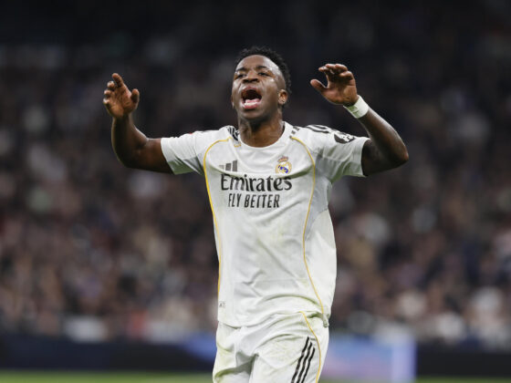 El delantero del Real Madrid Vinícius Jr durante el partido de LaLiga que enfrentó al Real Madrid y al Rayo Vallecano, este domingo, en el Santiago Bernabéu. EFE/ Ballesteros