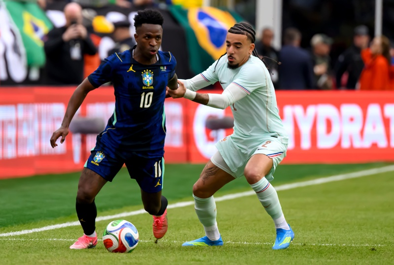 Mbappé dicta sentencia: Francia somete a un Brasil en construcción Mbappé dicta sentencia: Francia somete a un Brasil en construcción