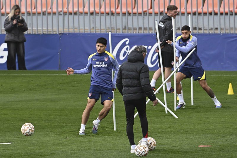 Diego Pablo Simeone sobre Obed Vargas: "Humilde y trabajador"