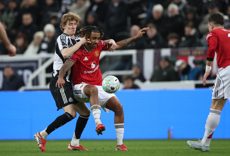 El Newcastle tumba al Man United en el último suspiro