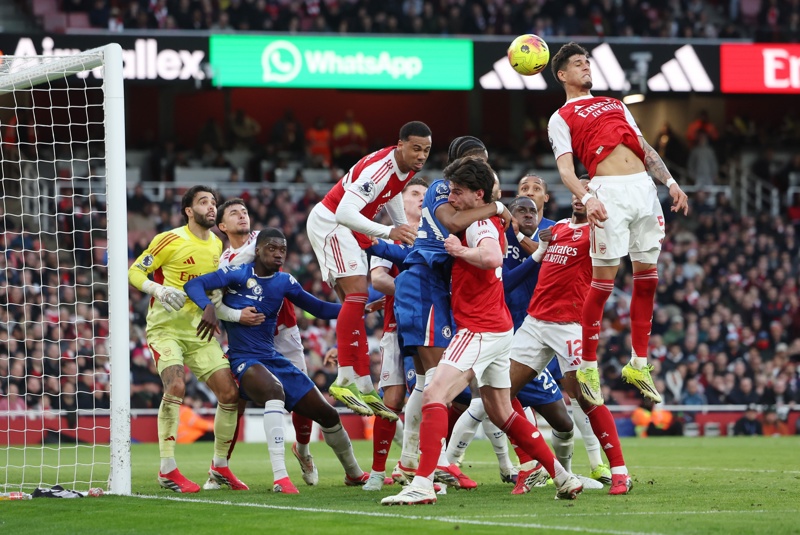 Arsenal logra la victoria ante un Chelsea duro que pierde esperanzas