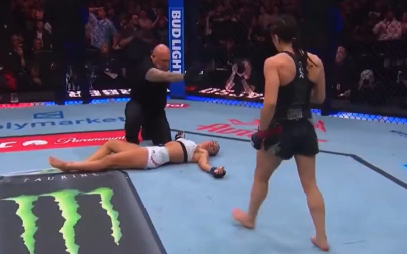 Alexa Grasso, increíble KO ante Barber. Captura de pantalla (Paramount+).