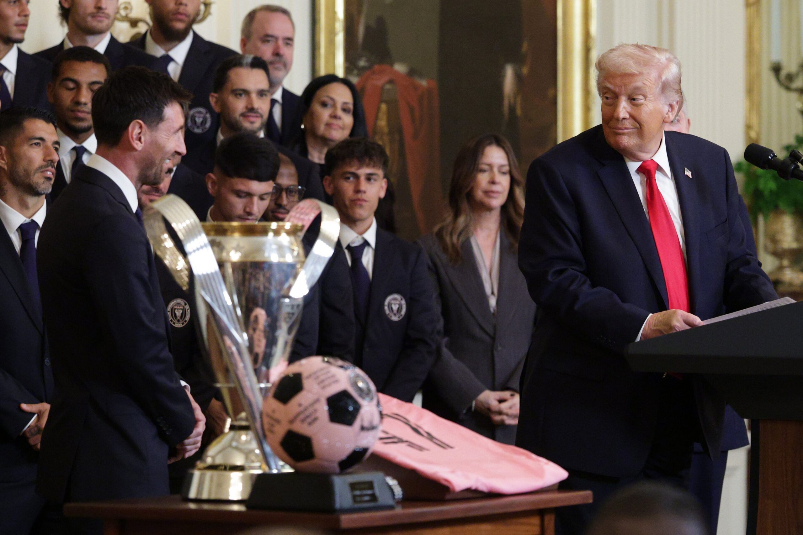 Esto opina Donald Trump sobre la comparación entre Pelé y Messi