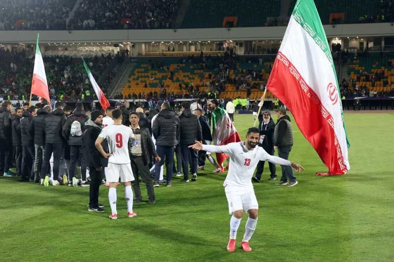 Selección de Irán festajando haber conseguido su clasificación al Mundial