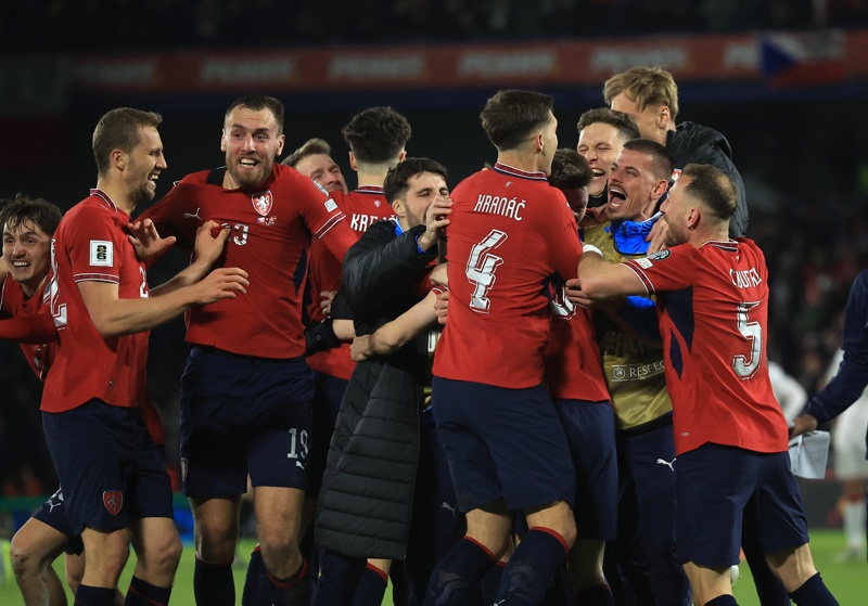 Chequia acaba con 20 años de sequía y amenaza a México en el Grupo A