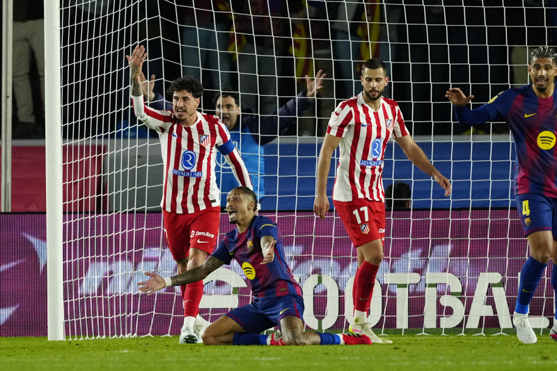 El Atlético de Madrid resiste el asedio del Barcelona en el Camp Nou El Atlético de Madrid resiste el asedio del Barcelona en el Camp Nou