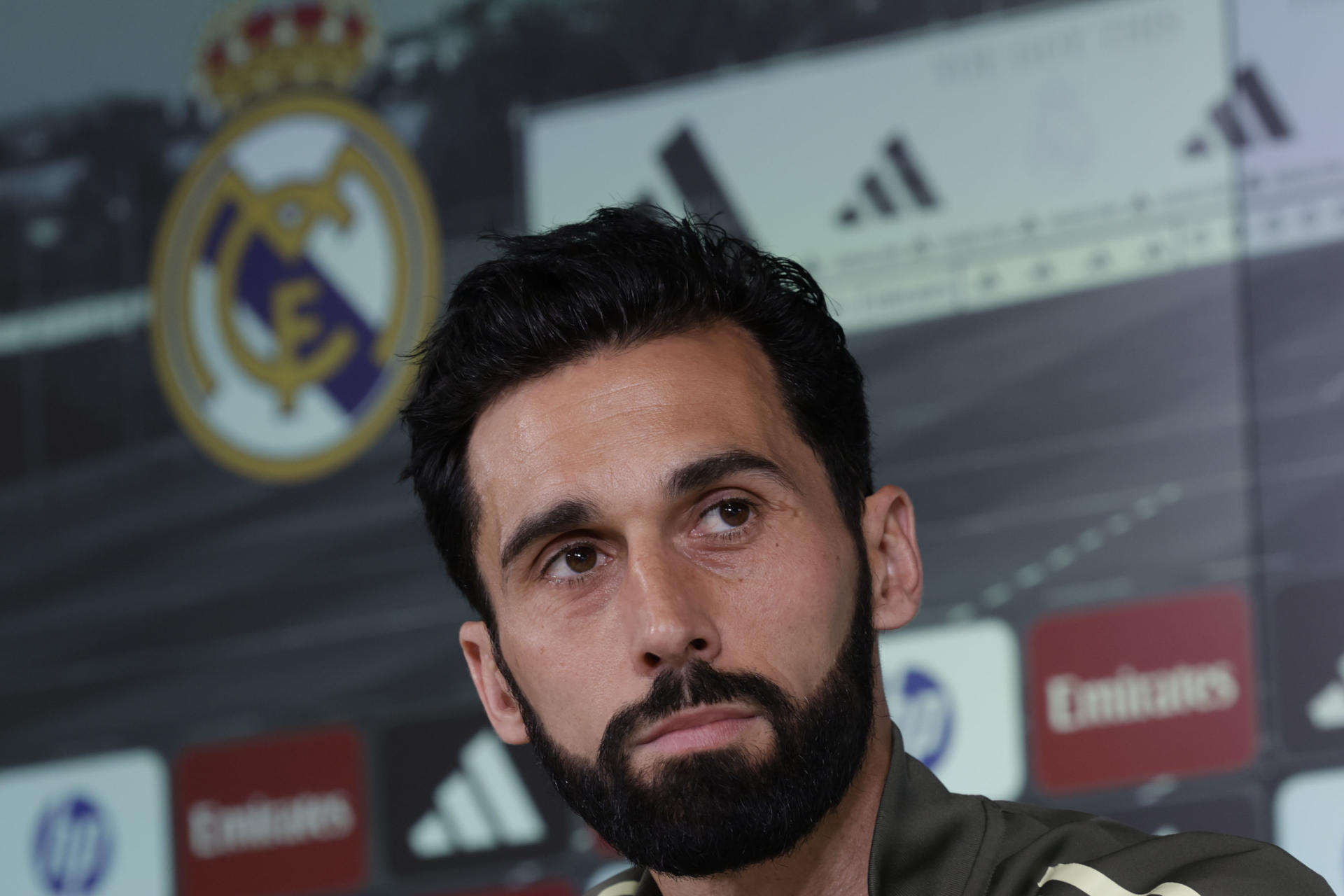 El entrenador del Real Madrid, Álvaro Arbeloa, durante la rueda de prensa previa al derbi contra el Atlético de Madrid. EFE/ Juanjo Martín