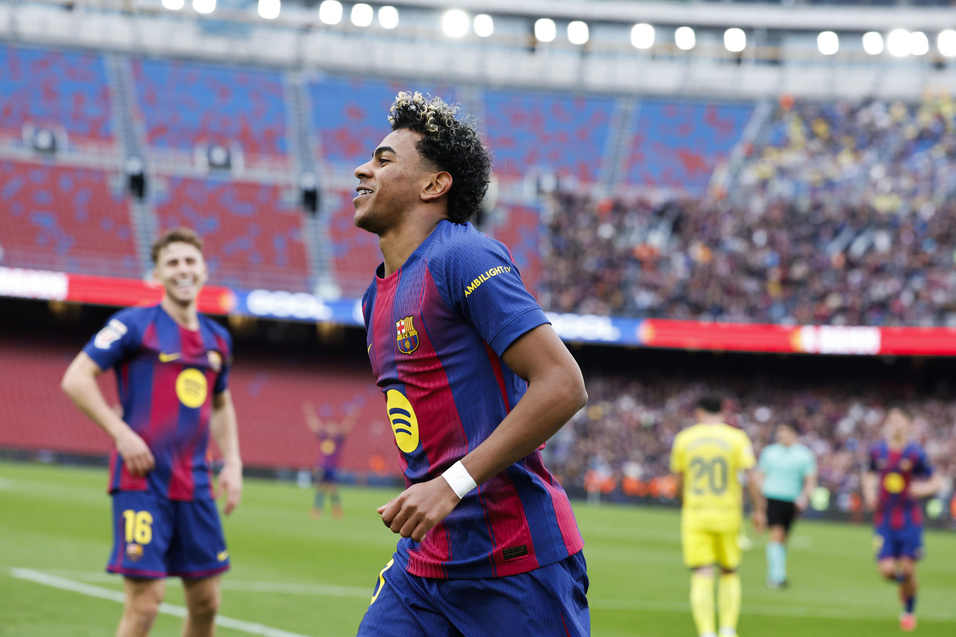-El delantero del Barcelona Lamine Yamal durante un partido de liga en el estadio Spotify Camp Nou en Barcelona.-EFE/ Toni Albir