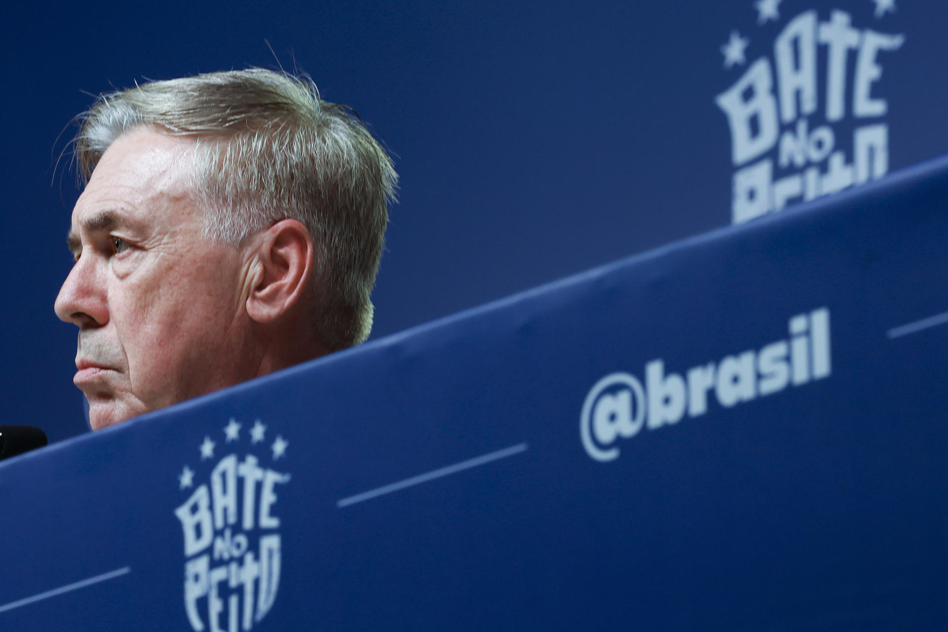 Alarma en Brasil y Madrid: Vinícius Júnior bajo supervisión médica El seleccionador de Brasil, Carlo Ancelotti. EFE/Antonio Lacerda