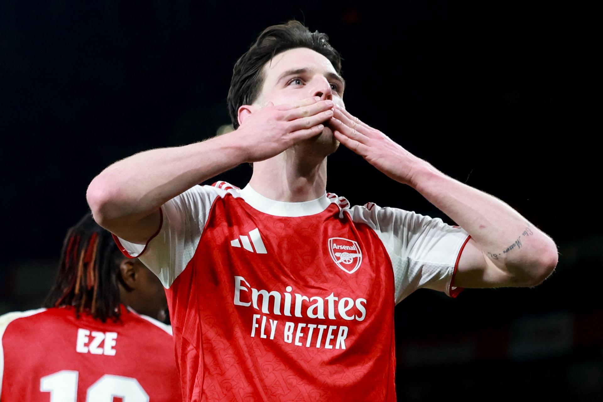 El jugador del Arsenal Declan Rice celebra el 2-0 durante el partido de vuelta de octavos de final de la UEFA Champions que han jugado Arsenal y Bayer 04 Leverkusen en Londres, Reino Unido. EFE/EPA/NEIL HALL