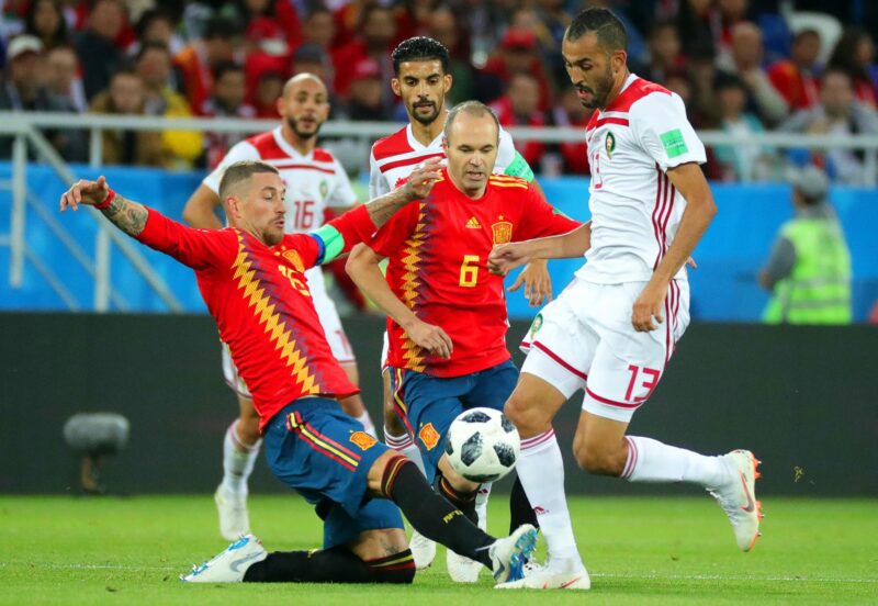 Andres Iniesta (C) en un partido de España contra Marruecos durante el Mundial de 2018 en Rusia.(EFE/EPA/ARMANDO BABANI EDITORIAL USE ONLY[EDITORIAL USE ONLY]