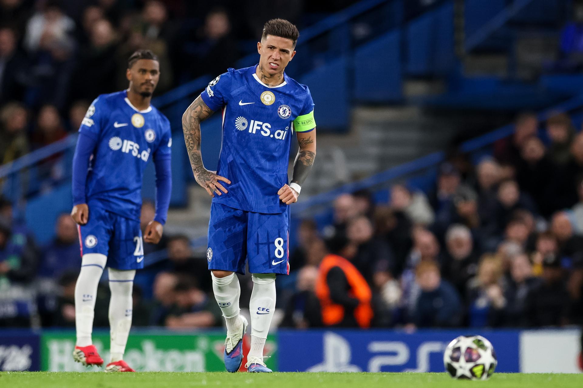 El jugador argentino Enzo Fernández, del Chelsea, durante el partido de vuelta de octavos de final de la Champions League entre el Chelsea y el Paris Saint-Germain en Londres Reino Unido. EFE/EPA/ANDY RAIN