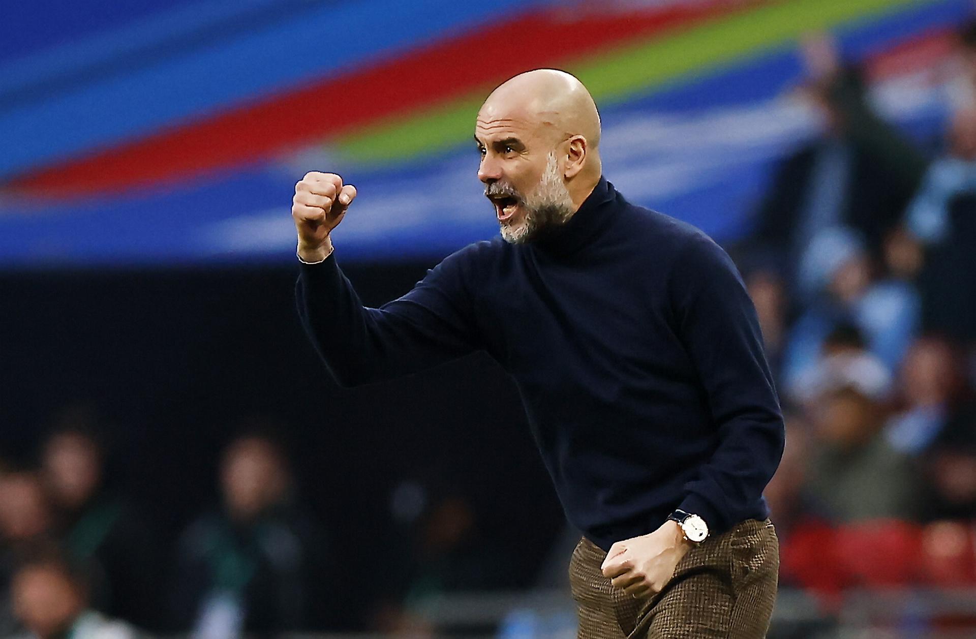 El entrenador del Manchester City, Pep Guardiola, durante el partido ante el Arsenal correspondiente a la Copa de la Liga disputada este lunes. EFE/EPA/TOLGA AKMEN EDITORIAL USE ONLY.