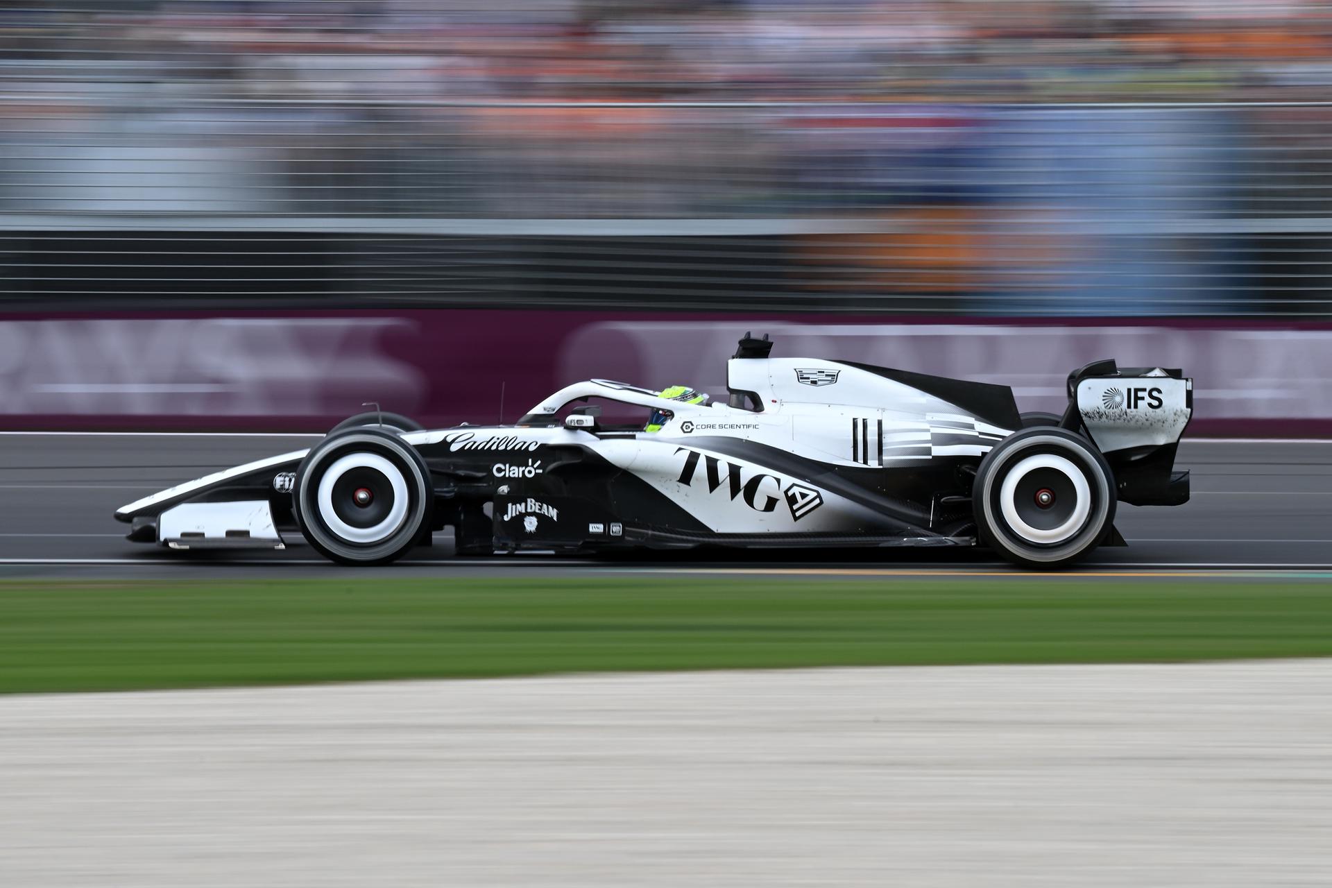 El piloto mexicano de la escudería Cadillac Sergio Pérez en Austrlia. EFE/EPA/JAMES ROSS