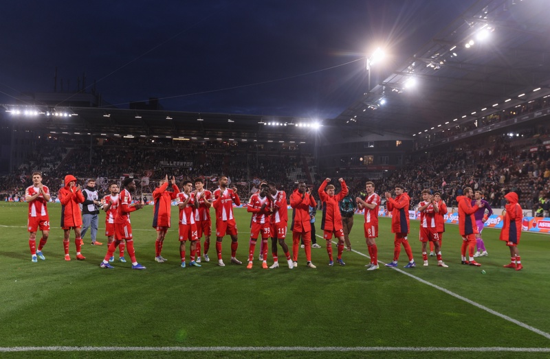 La academia que llora y salta por el debut de su "joya" en el Bayern