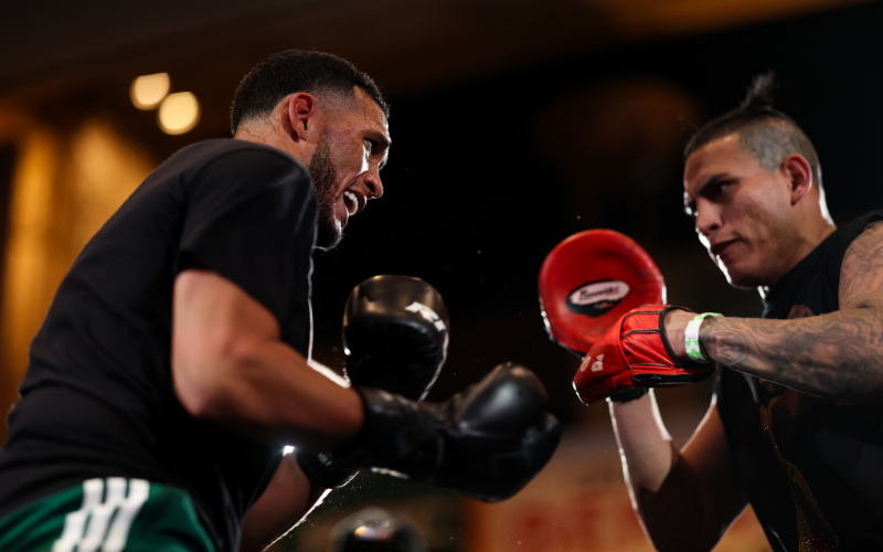 David Benavidez en el Media Workout previo al combate ante Gilberto Ramírez. Cris Esqueda/Golden Boy Promotions