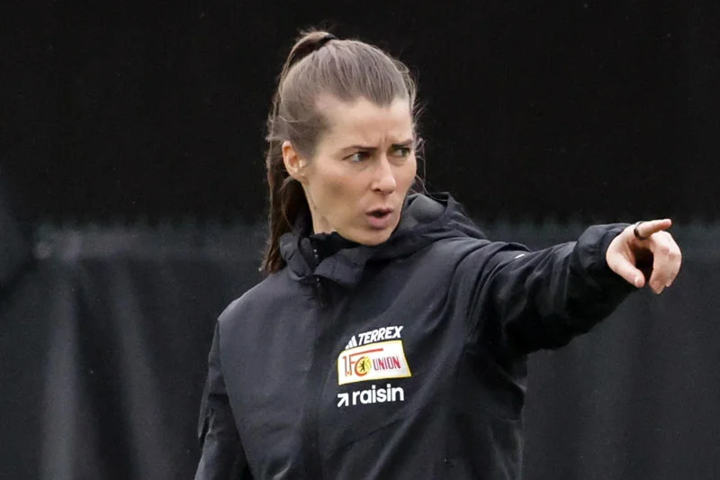 Marie-Louise Eta, entrenadora del Union Berlin