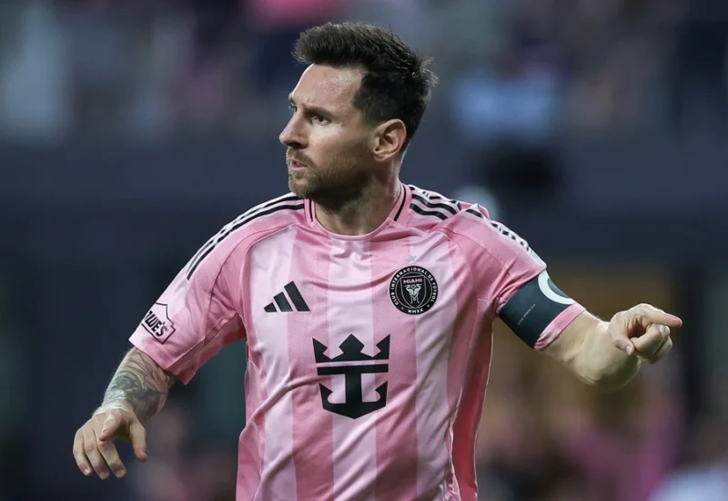 MIAMI (Estados Unidos), 05/04/2026.- El delantero del Inter Miami CF, Lionel Messi, hace un gesto durante el partido de fútbol de la MLS entre el Inter Miami CF y el Austin FC en el Nu Stadium en Miami, Florida, EE. UU., el 04 de abril de 2026. EFE/EPA/CRISTOBAL HERRERA-ULASHKEVICH