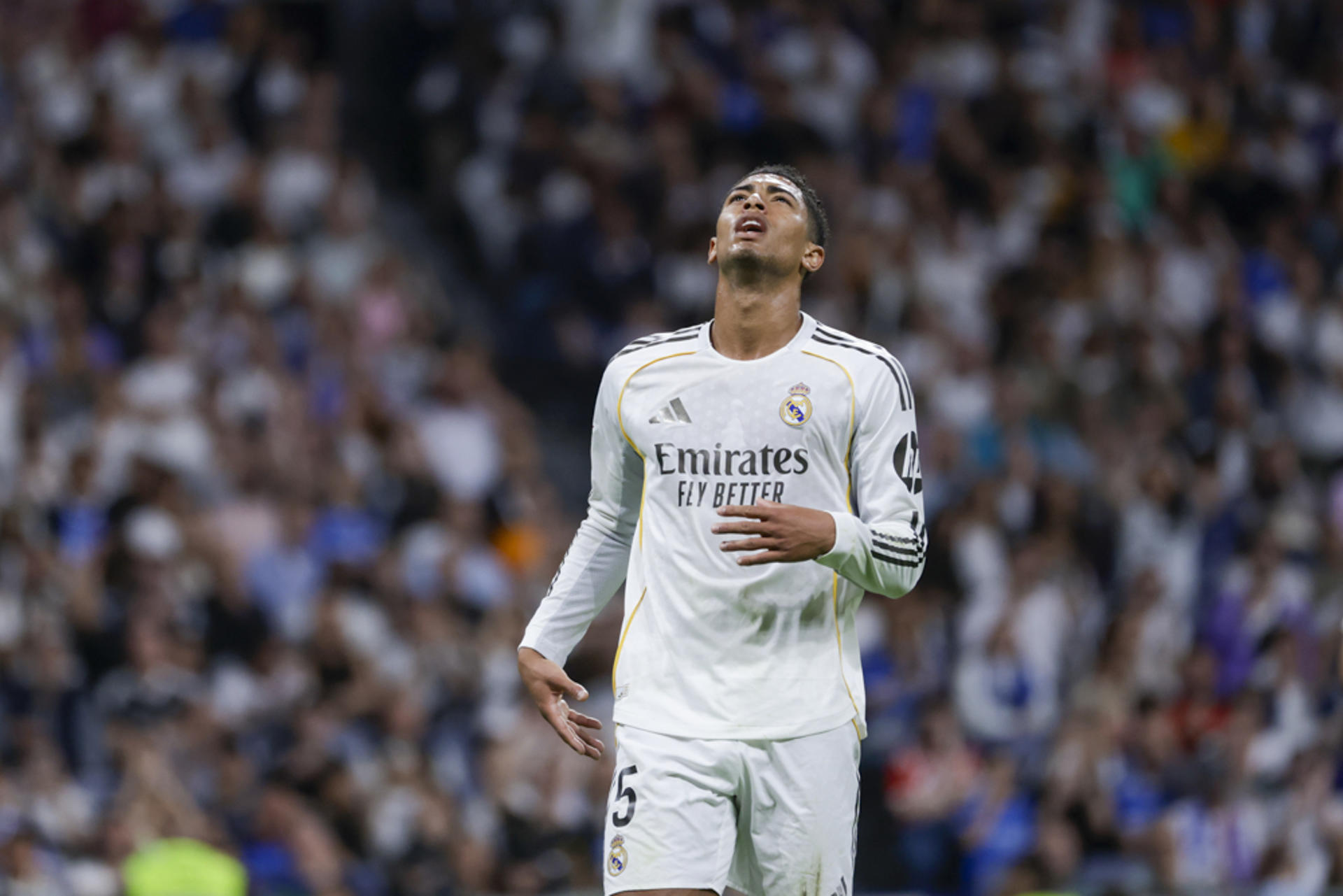 El centrocampista británico del Real Madrid Jude Bellingham en el estadio Santiago Bernabéu en foto de archivo de Juanjo Martín. EFE