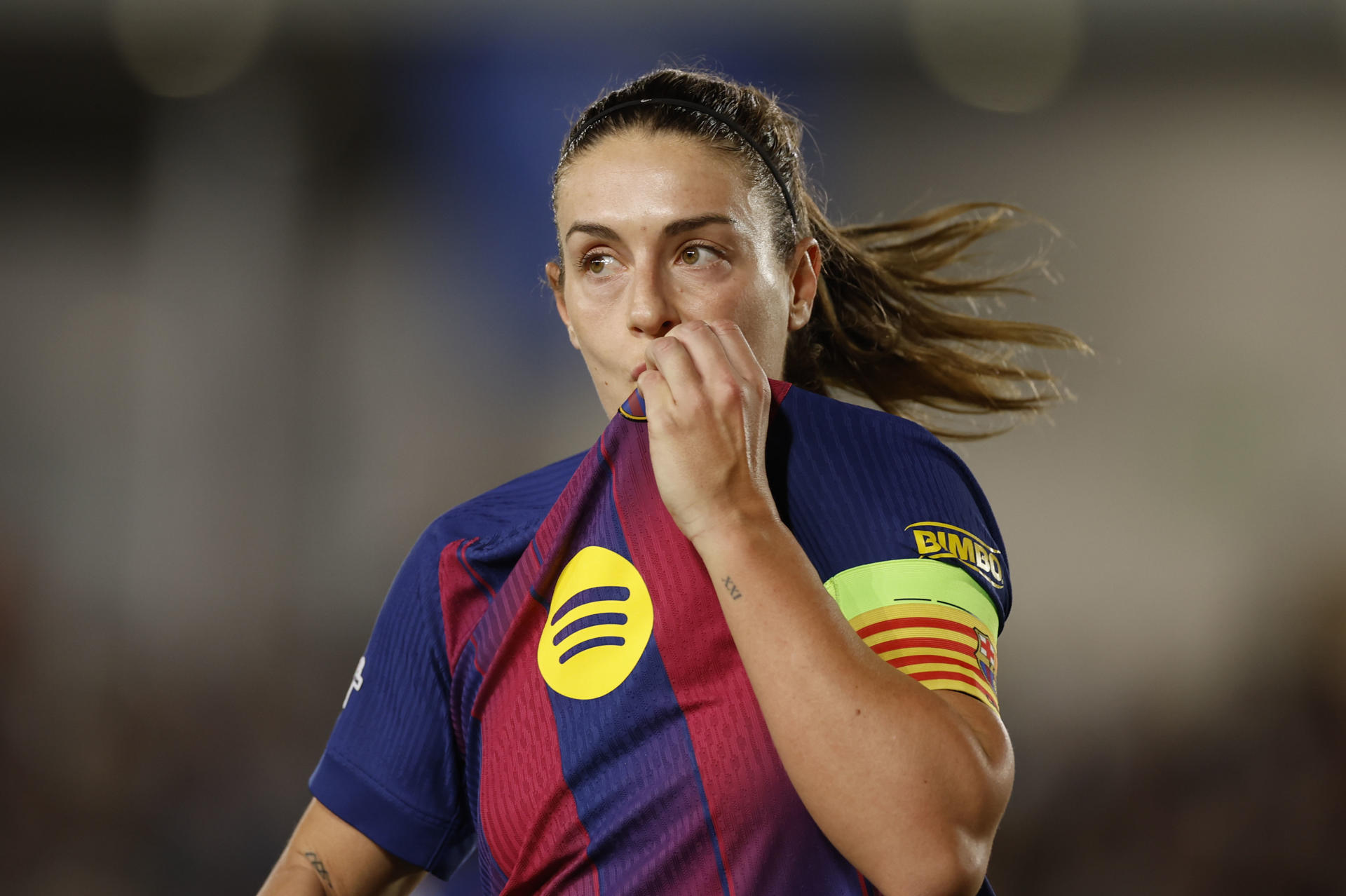 Fotografía de Javier Lizón, en la que puede verse en una imagen de archivo del 25 de marzo de 2026 a la centrocampista del FC Barcelona Alexia Putellas, durante un partido. EFE