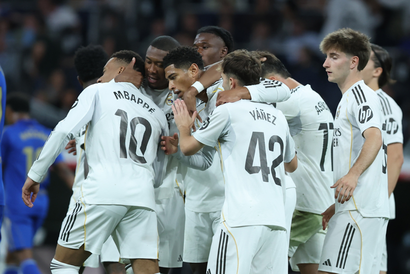 Triunfo amargo en el Bernabéu : Real Madrid cumple ante el Oviedo