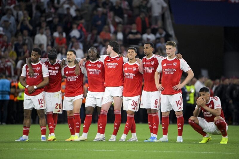 BUDAPEST (Hungary), 30/05/2026.- Players of Arsenal during the penalty shoot-out of the UEFA Champions League final between Paris Saint-Germain and Arsenal in Puskas Arena in Budapest, Hungary, 30 May 2026. (Liga de Campeones, Hungría) EFE/EPA/Zsolt Szigetvary HUNGARY OUT