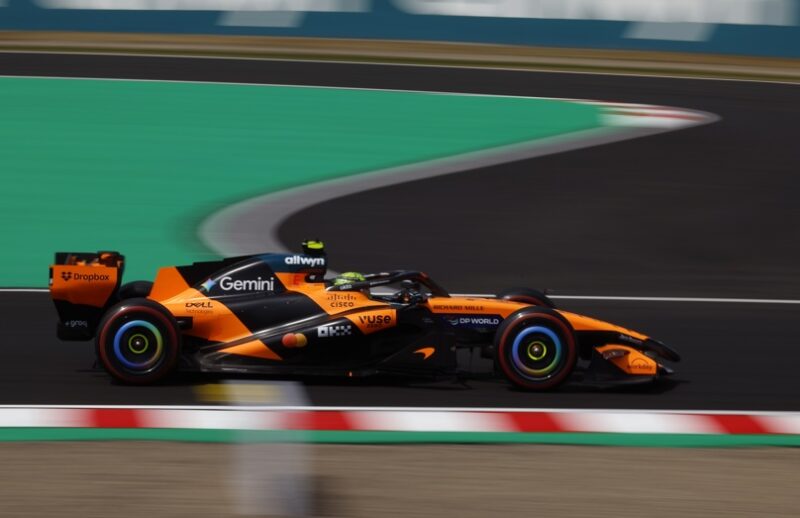 Fotografía de Franck Robichon, en la que puede verse en una imagen de archivo del pasado 28 de marzo al piloto británico Lando Norris (McLaren), durante una prueba. EFE