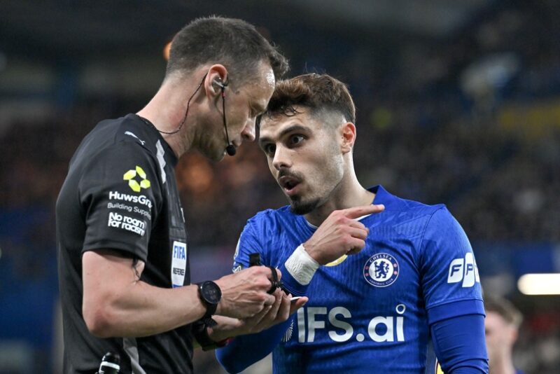La nueva medida de la Premier League que afecta a jugadores y árbitros