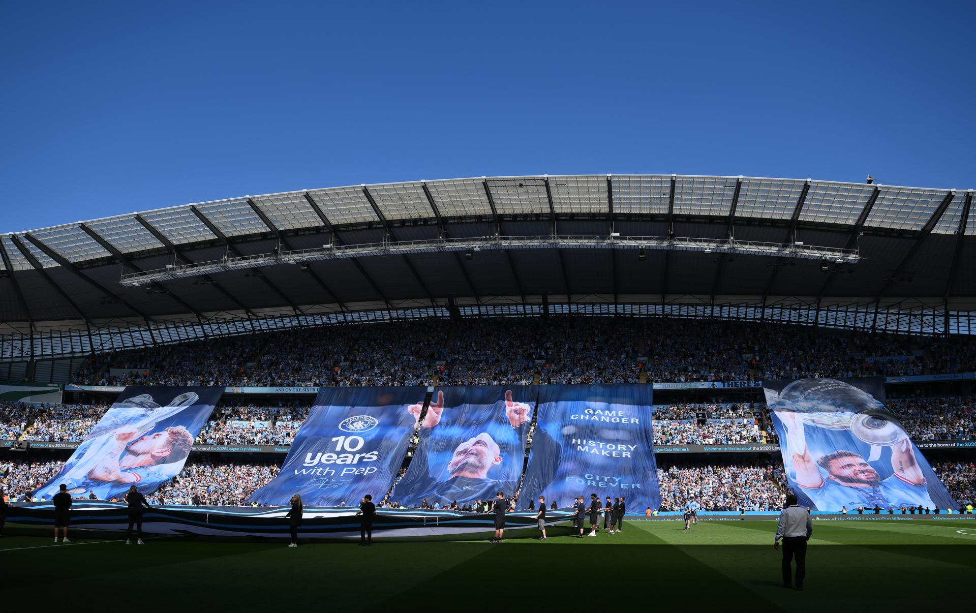 El Aston Villa amarga la despedida de Pep Guardiola Un pancarta en tribuna para despedir a Guardiola en el Etihad, estadio del Mánchester City, Reino Unido. EFE/EPA/GARY OAKLEY