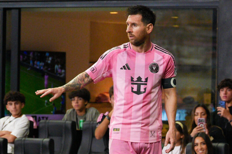 El 10 está listo: Leo Messi podrá jugar en el debut ante Argelia Lionel Messi durante un partido con el Inter Miami. EFE/ Alberto Boal