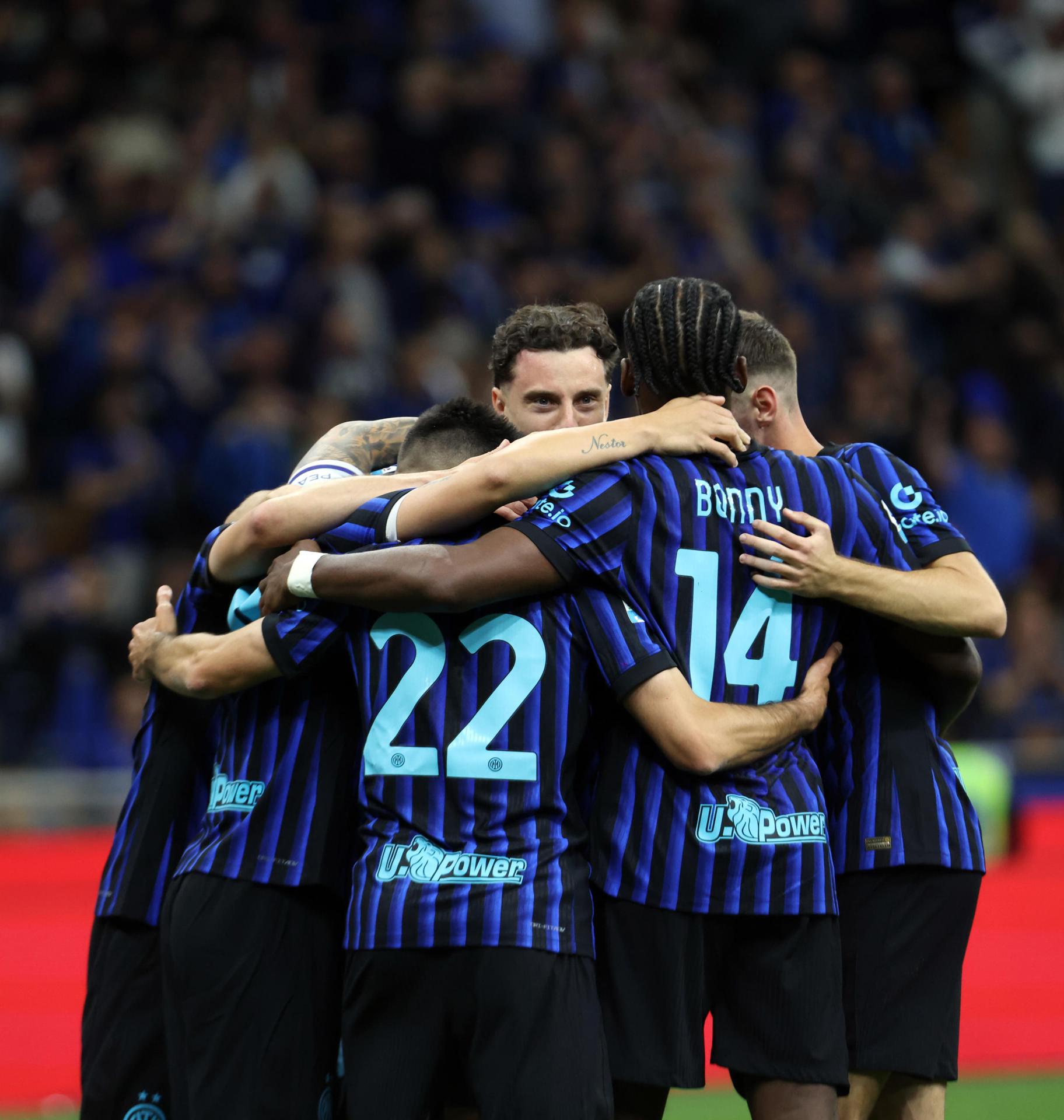Los jugadores del Inter celebran el 2-0 ante el Parma en Milán, Italia. EFE/EPA/MATTEO BAZZI