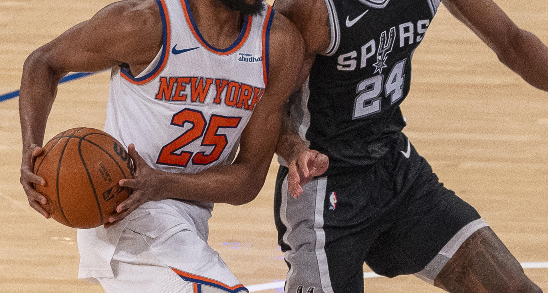 Imagen de archivo de un jugador de los New York Knicks y de los San Antonio Spurs. EFE/ Angel Colmenares