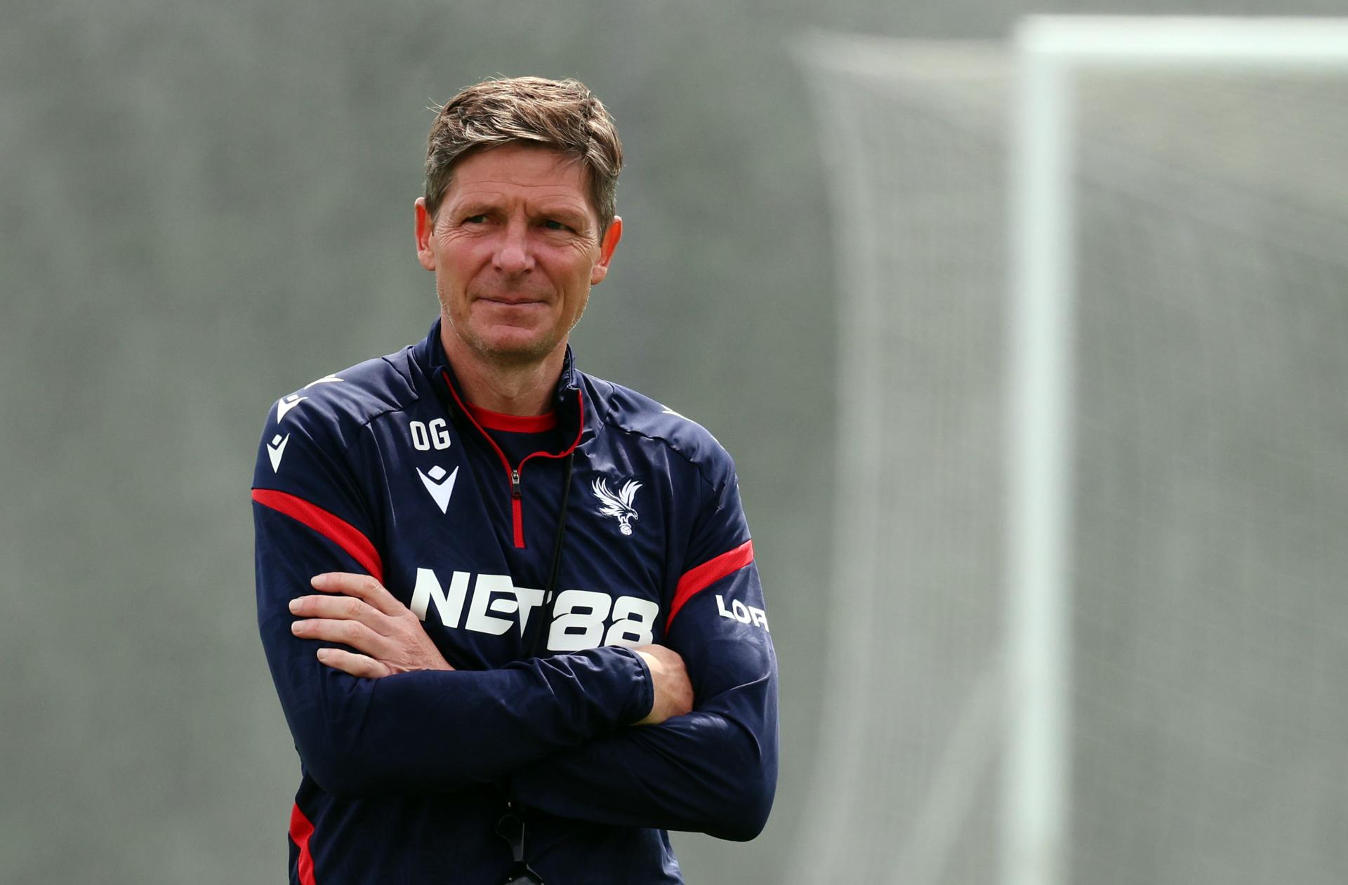 El técnico del Crystal Palace, Oliver Glasner, durante un entrenamiento de su equipo el pasado 21 de mayo, con vistas a la final de Liga Conferencia. EFE/ ANDY RAIN