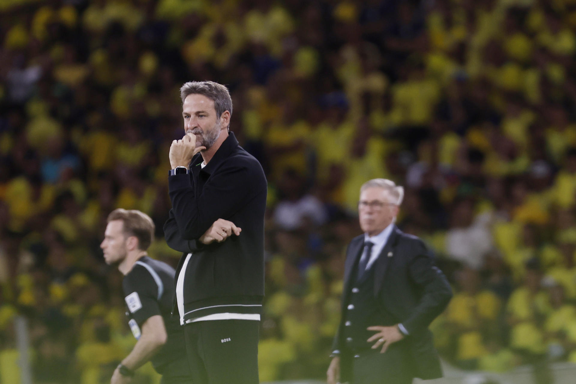 El entrenador de Panamá, Thomas Christiansen, es visto junto al de Brasil, Carlo Ancelotti, en un partido amistoso previo al Mundial 2026 en el estadio Maracaná en Río de Janeiro (Brasil). EFE/ Antonio Lacerda