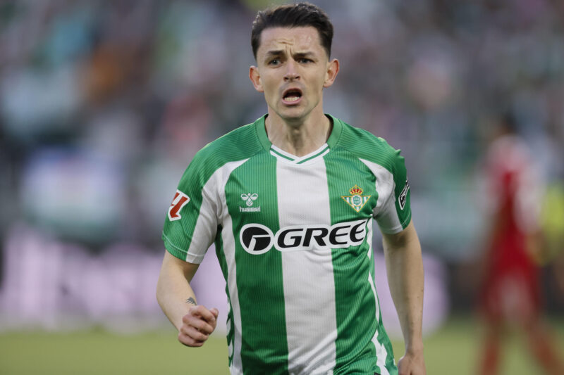 Fidalgo y Quiñones se incorporan al CAR rumbo al Mundial 2026 Imagen de archivo del centrocampista del Betis Álvaro Fidalgo. EFE/ José Manuel Vidal