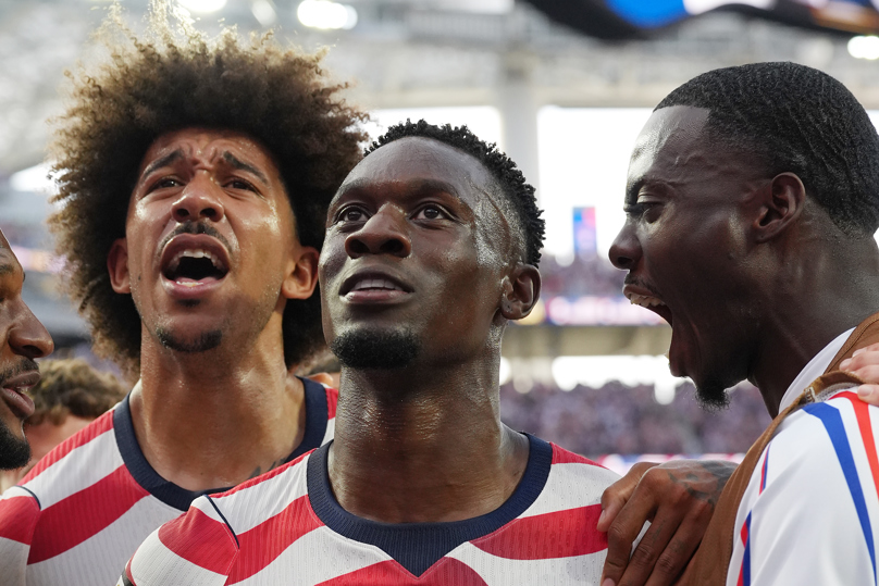 ¿Estados Unidos rumbo al liderato? Los picks y momios ante a Australia